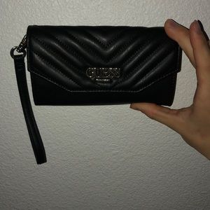 Guess women’s wallet